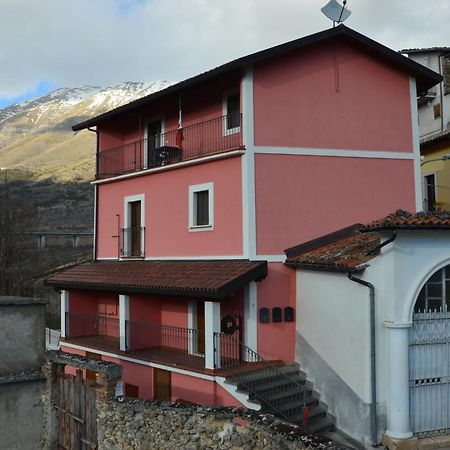 Il Narciso Appartamenti Assergi Extérieur photo